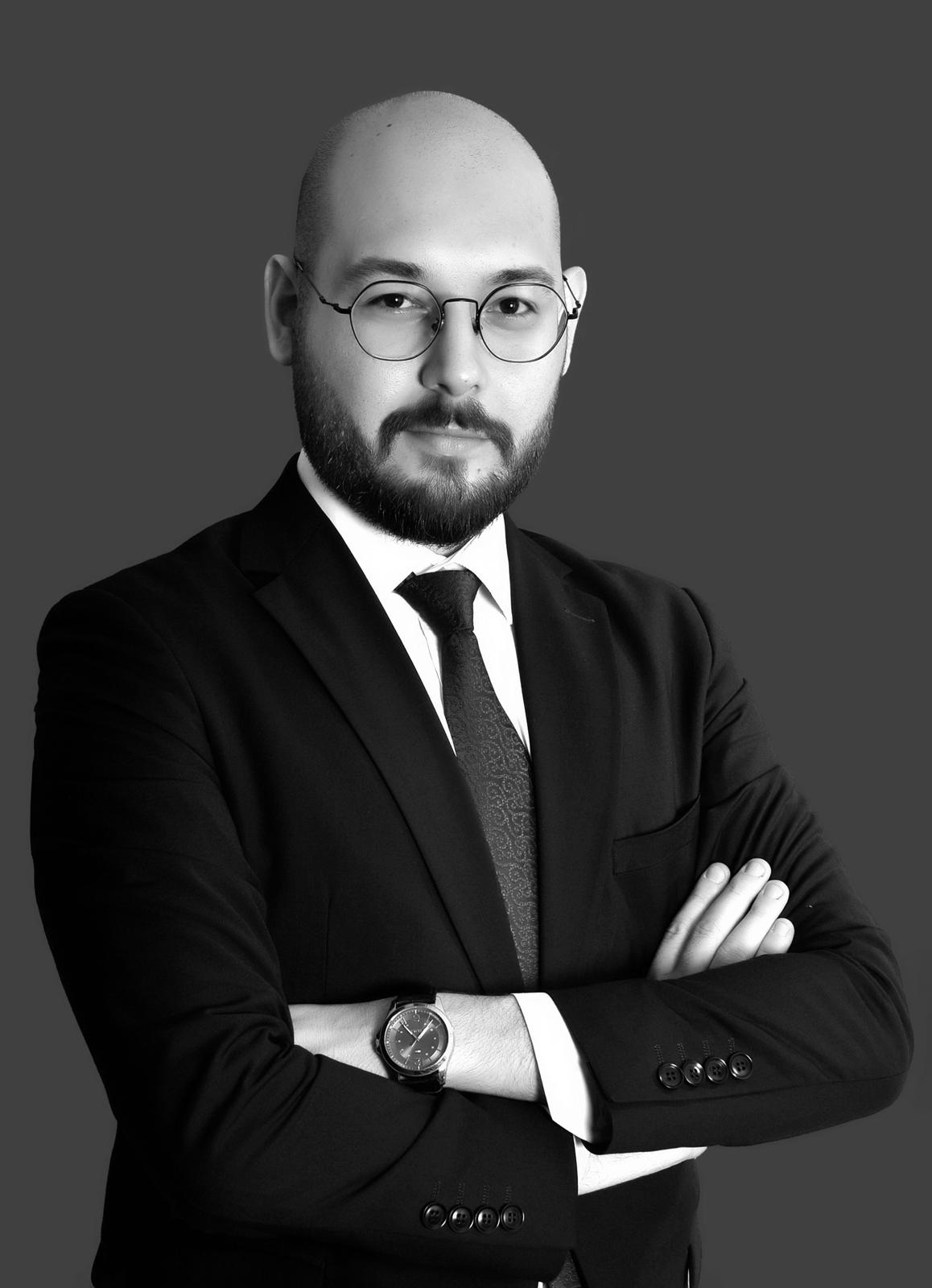 Av. Ekrem Melikhan Sarı